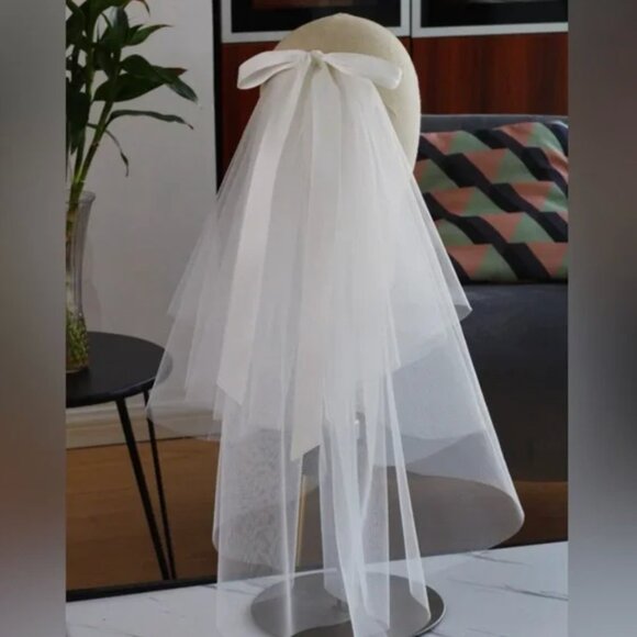 Bella Bridal Accessories - Short Wedding Veil with Slim Silk Bow
